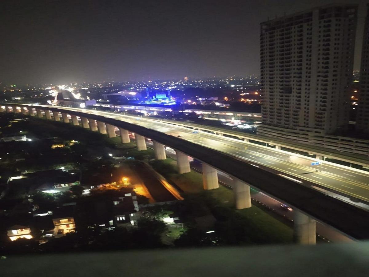 Grand Kamala Lagoon By 21 Room Netflix Bekasi Exteriér fotografie